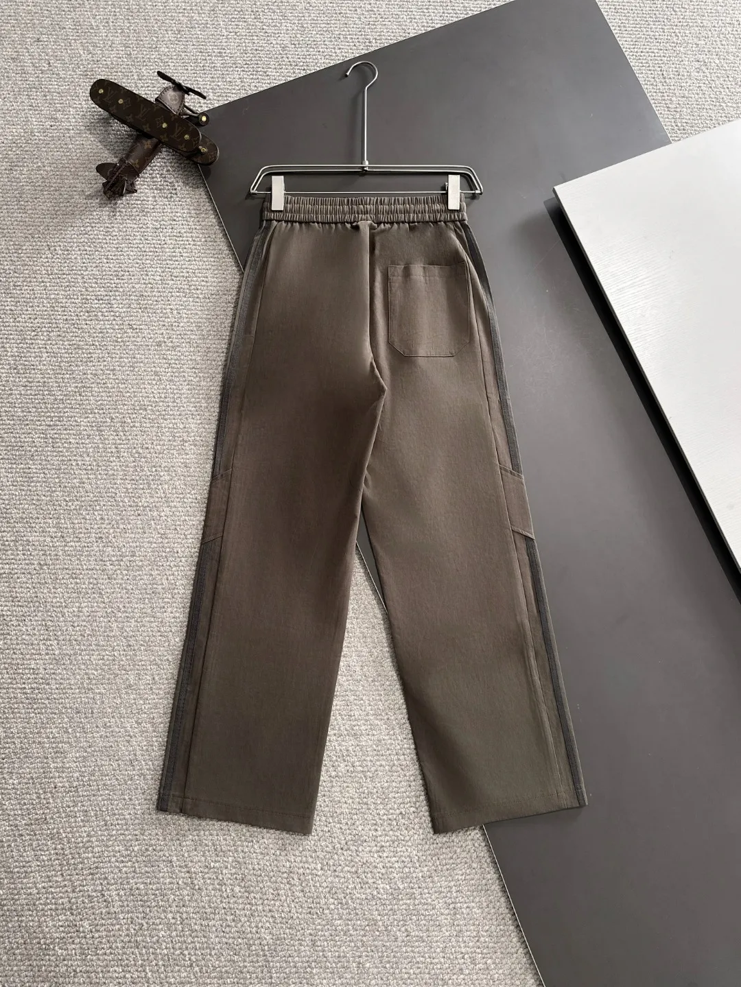 🅿️400 next day shipping Stone Island 2025 spring and summer new elastic band casual pants, thin counter custom fabrics, high breathability and comfort, impeccable details, brand element design concept, reflecting high quality. It feels delicate and soft! It presents a casual cut and the upper body shape is great! Size: M-3XL